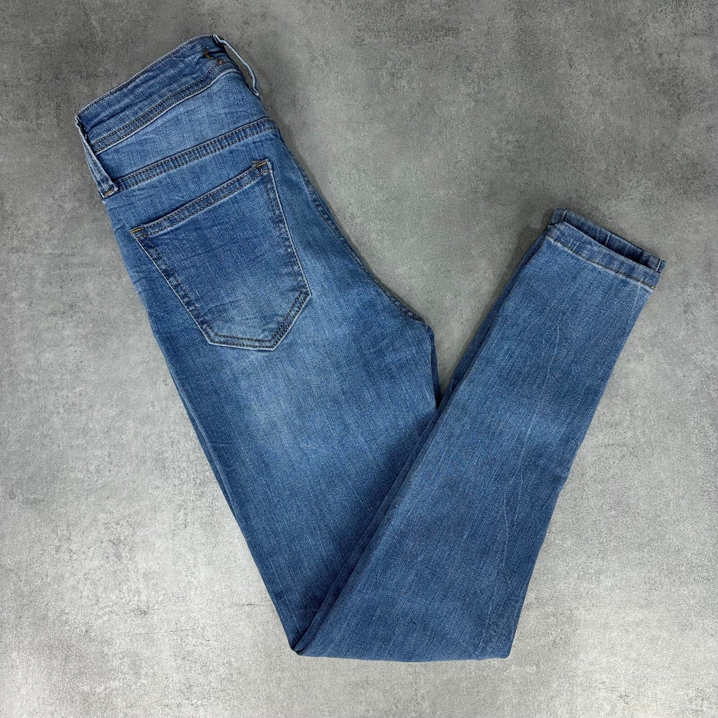 Detail ženske slim-fit - C597