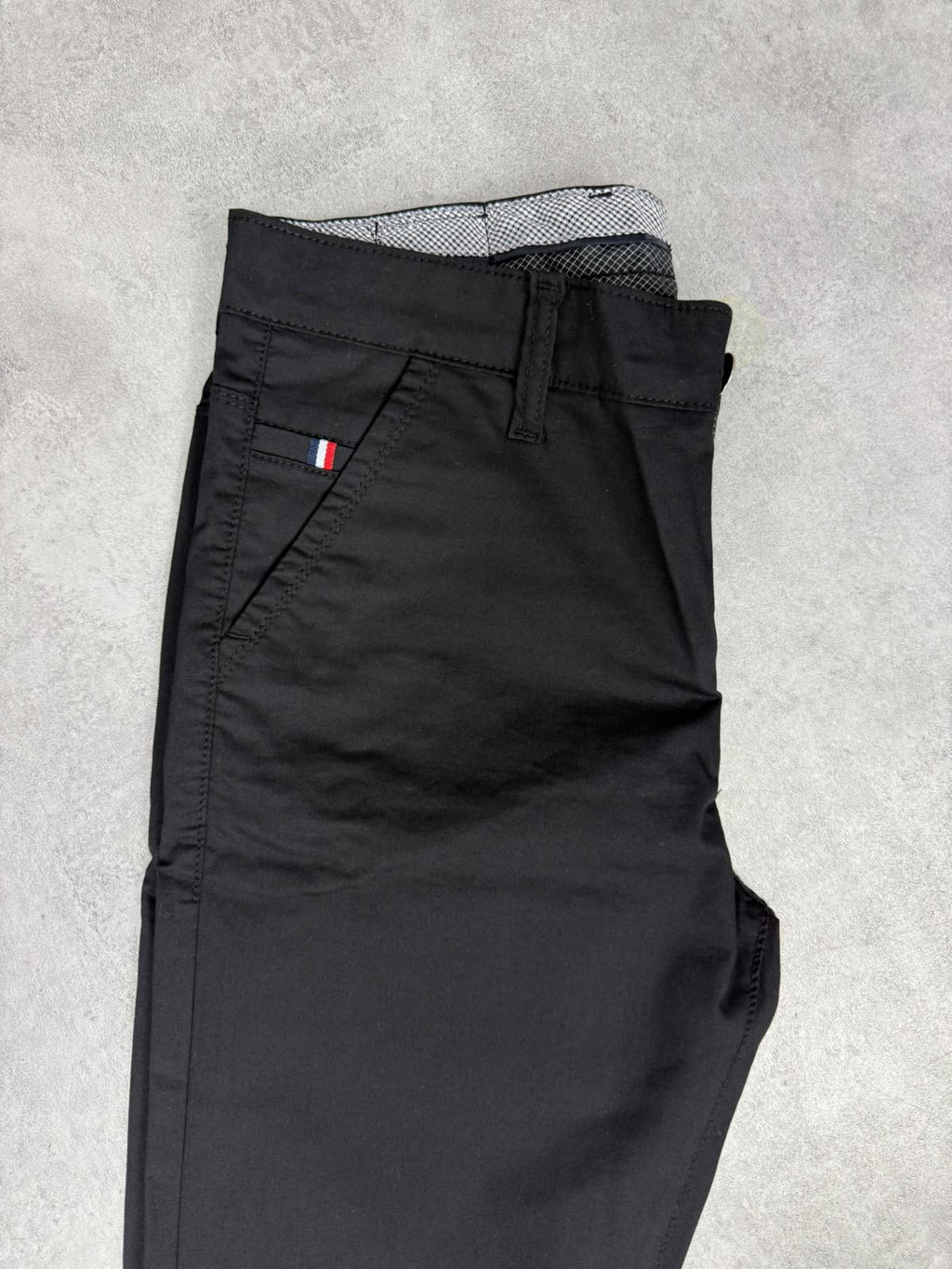 Muska elegantna pantalona perfekt fit kroja