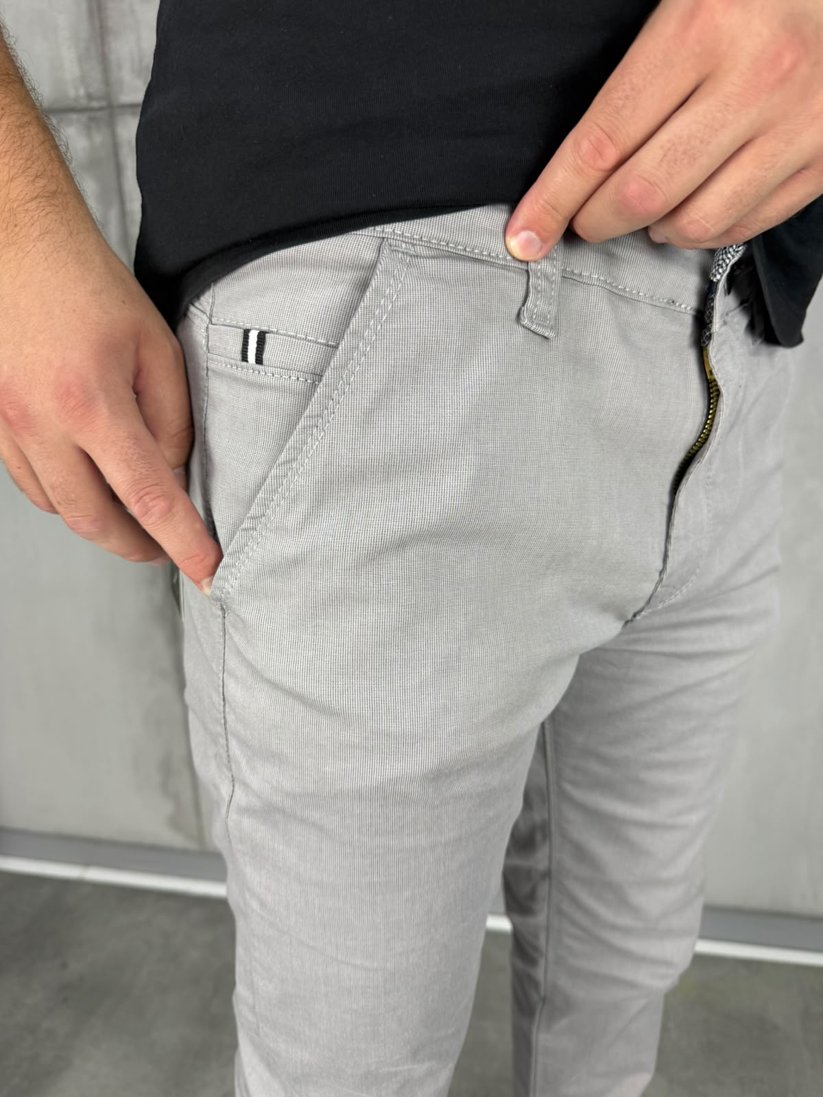 Muska elegantna pantalona perfekt fit kroja