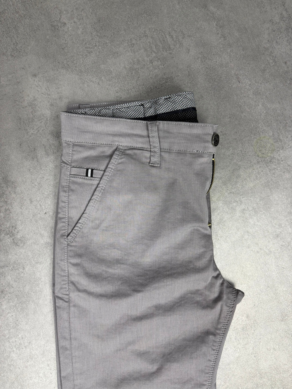 Muska elegantna pantalona perfekt fit kroja